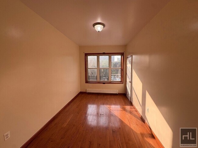 Photo - MONTGOMERY AVENUE, BRONX Unit 2