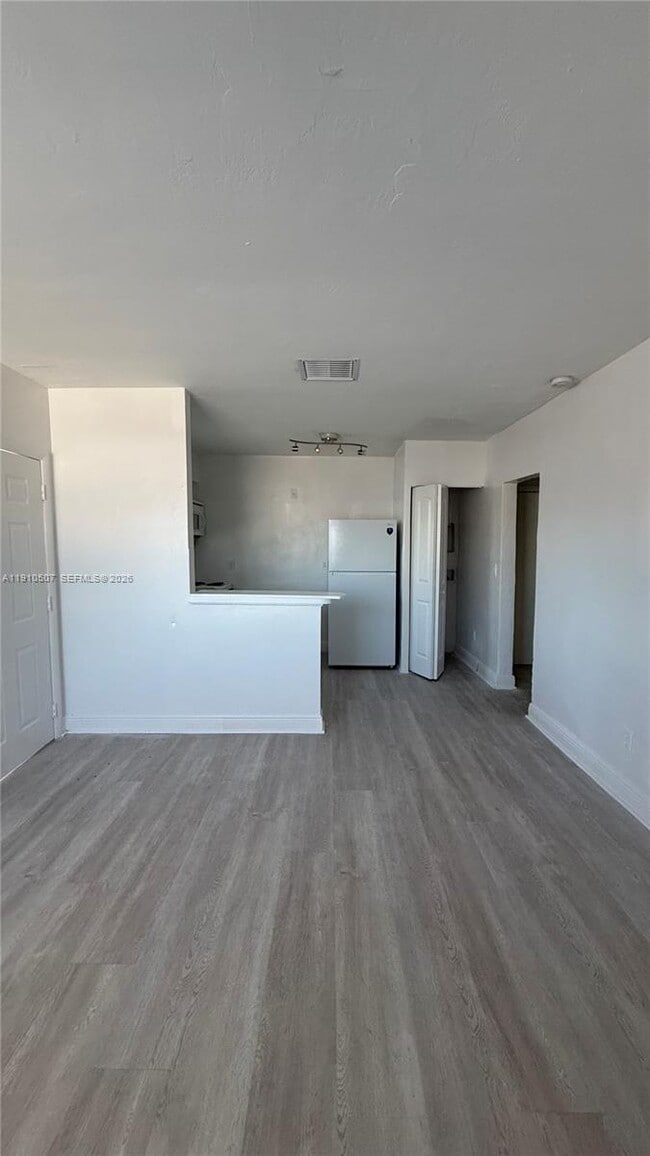 Photo - 1070 NE 80th St Unidad 1