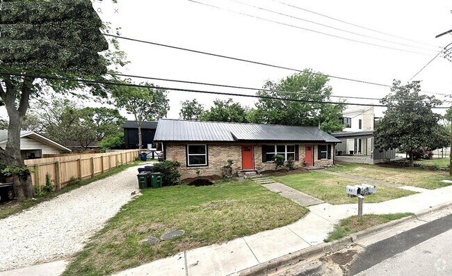 Building Photo - 613 Brentwood St Rental