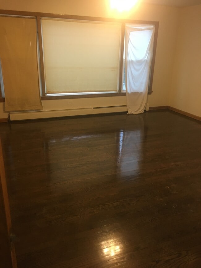 living room 14' x16'