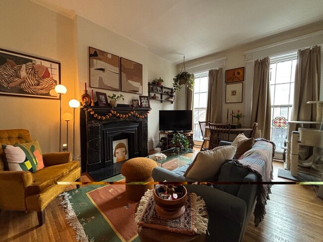 Building Photo - 69 Charles St Unit 1