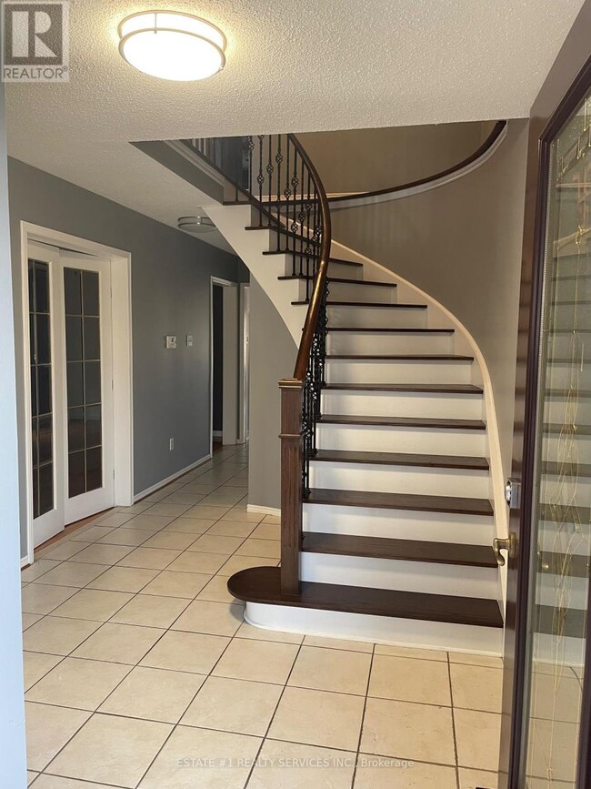 Photo - 2943 Gulfstream Way