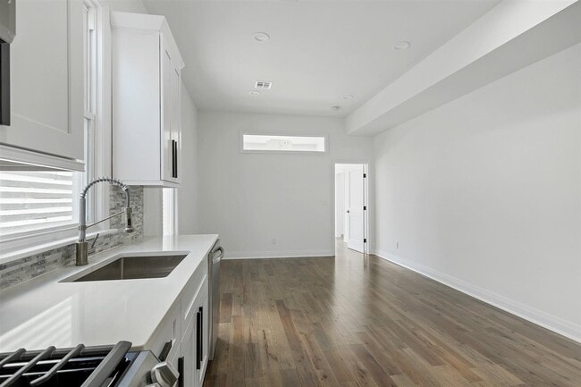 Photo - 208 Shippen St Unit Apt 2