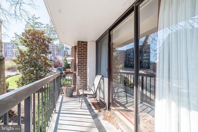 Photo - 1401 N Rhodes St Unidad 106