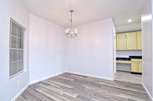 Photo - 401 Bandara Woods Blvd