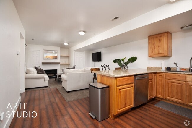 Building Photo - Adorable 3-Bedroom Condo in Prime Provo Lo...