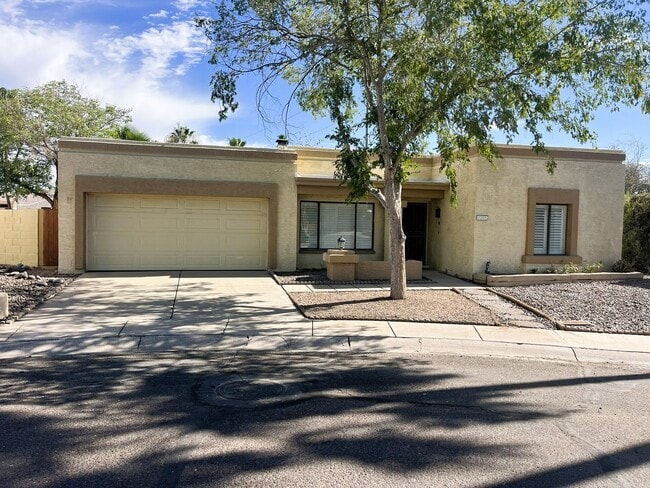 Photo - 2 bed with sunroom/bonus room 2 bath home!