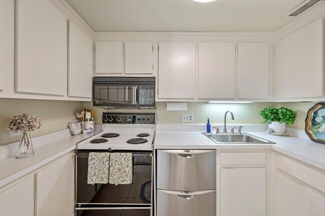 Photo - 9 Skinners Path Unit 9