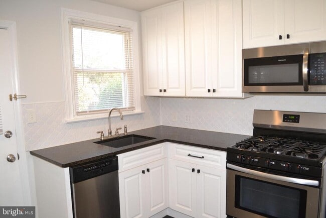 Photo - 123 S Matlack St