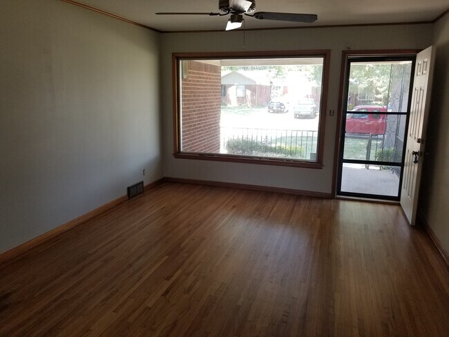 Photo - Midtown bungalow, beautiful hard wood floors, lots of natural light.