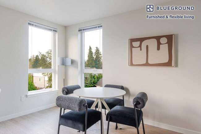 Photo - 18004 Midvale Ave N Unidad FL5-ID931