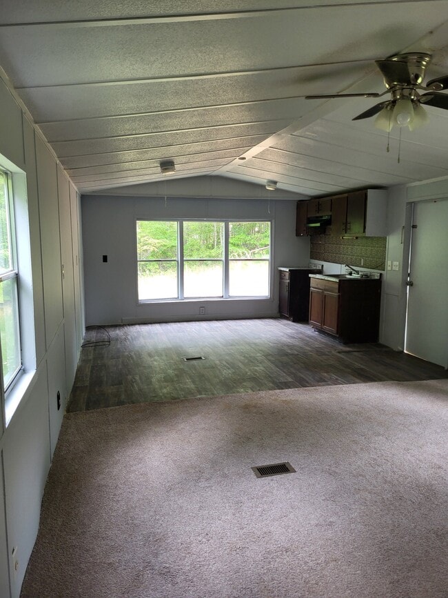 Photo - 196 Phoenix Dr