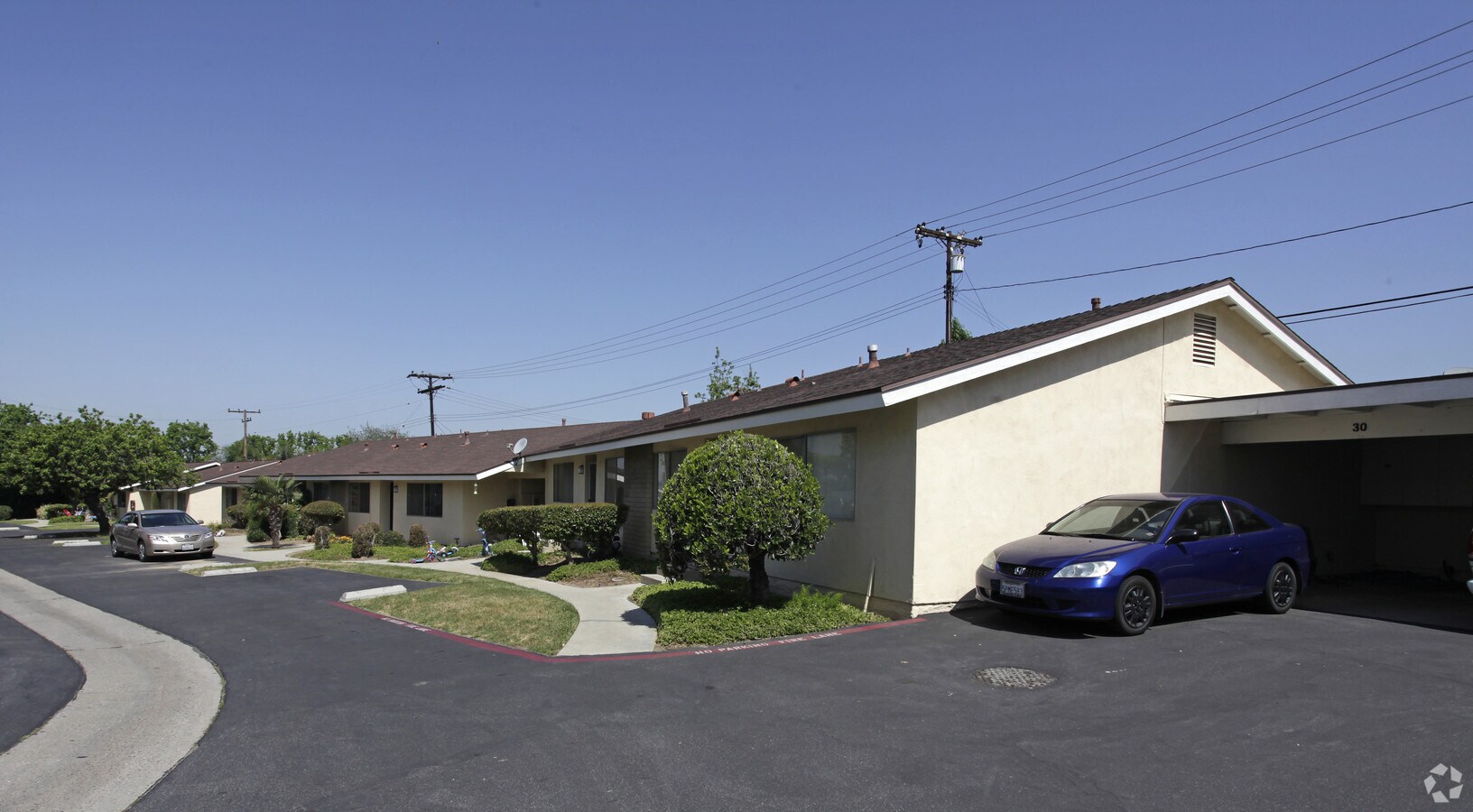 Rolling Hills Manor - Rolling Hills Manor Apartments