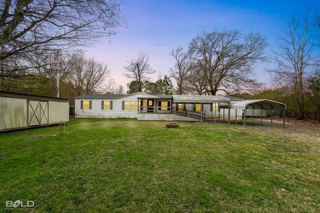 Photo - 207 Moore St