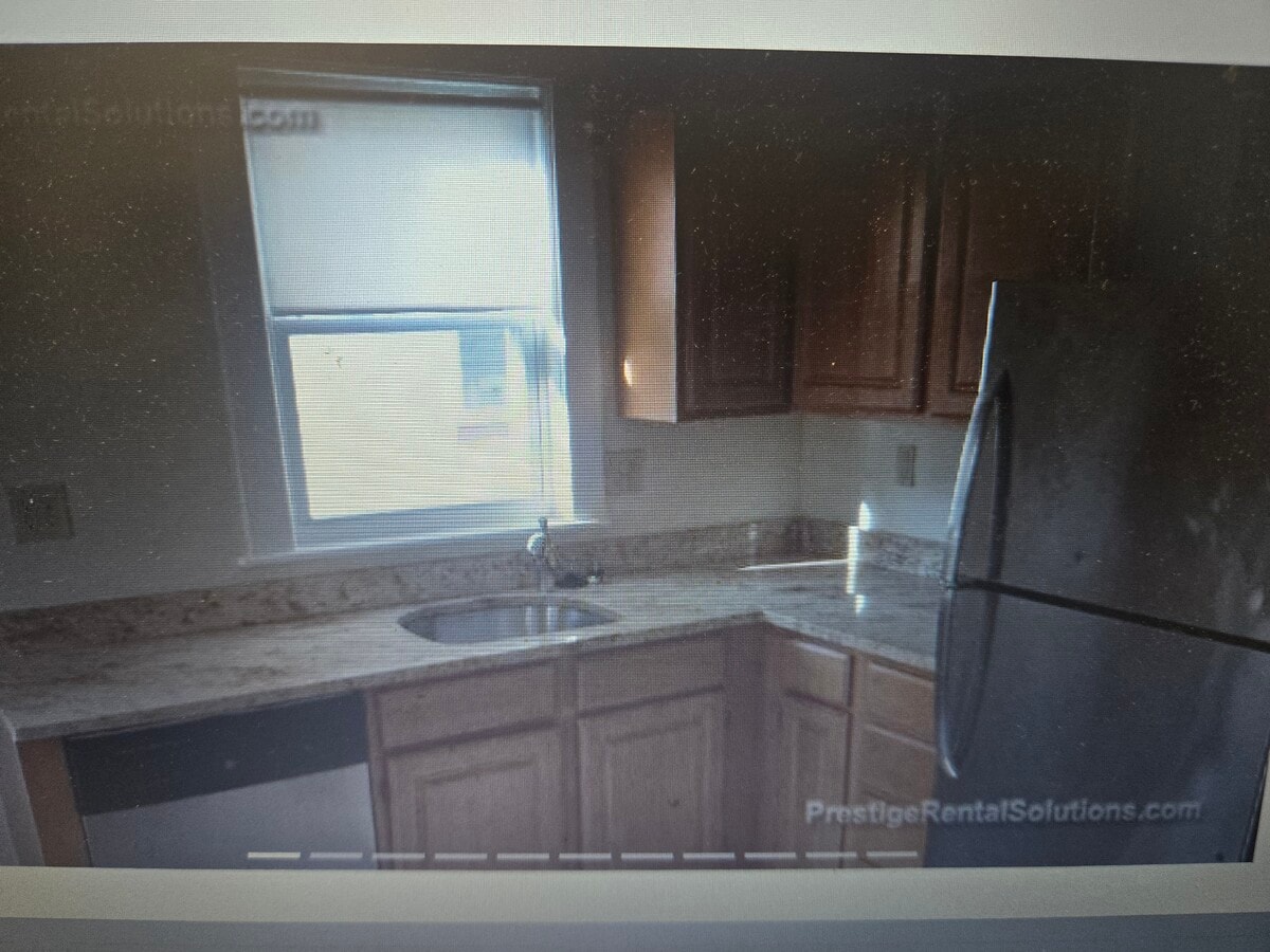 Photo - 21 Roseclair St Unit 2