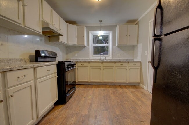 Photo - 4 bed, 2 bath home