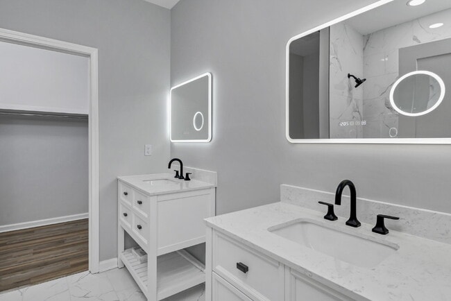 Photo - 32 Roberson St