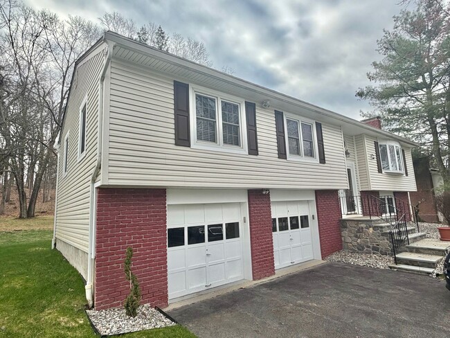 Photo - 29 Carriage Hill Ln