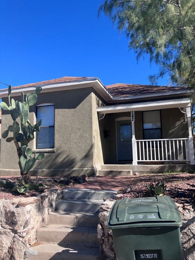 Building Photo - 242-246 N 2nd Ave Unit 242 2nd