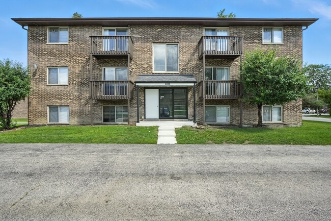 Building Photo - 8310 Woodland Dr Rental
