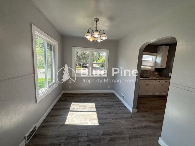 Photo - 306 Lawton St Unit 2