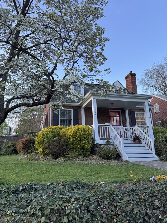 Photo - 100 E Maple St (Alexandria, VA)