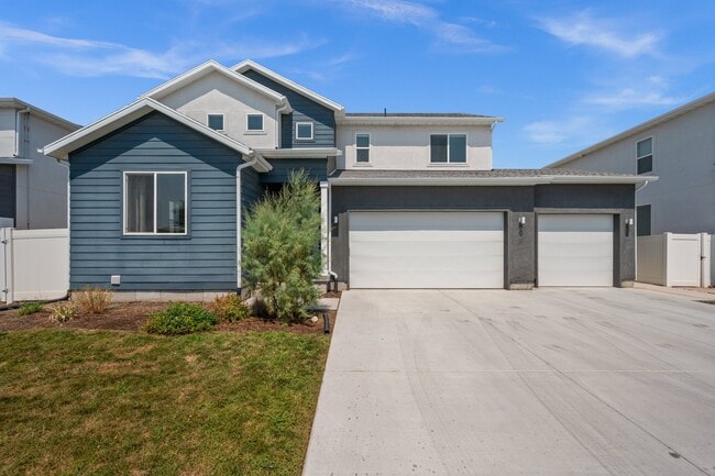 Building Photo - 858 W Wickham Dr