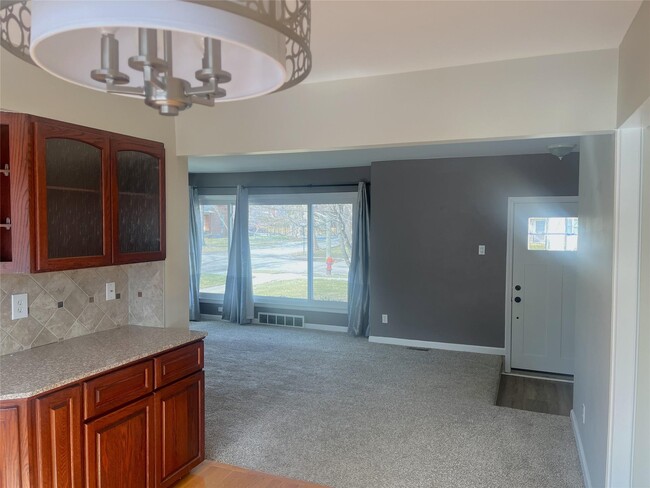 Building Photo - 15859 Buckingham Ave