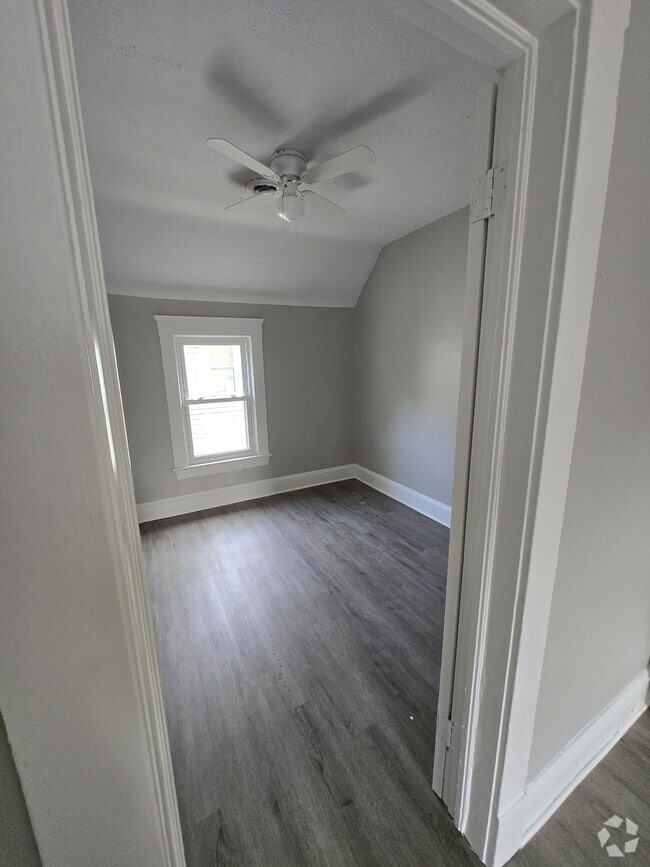 Building Photo - 3441 W 56th St Unit Down Rental