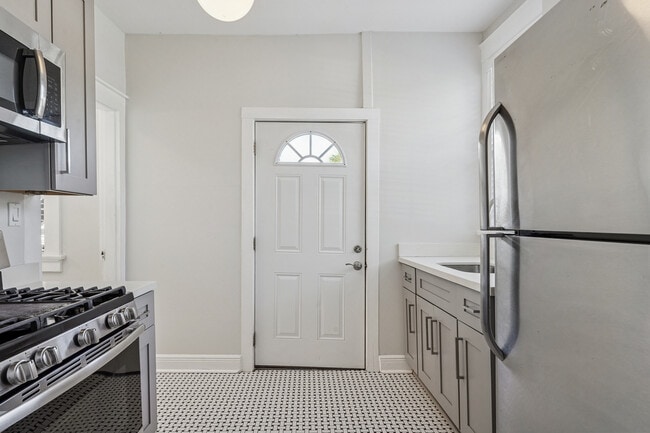 Photo - 3428 Delachaise St
