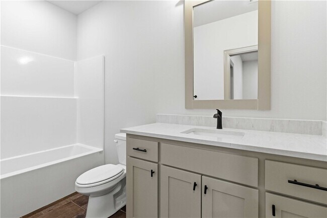 Photo - 1070 Whistler St