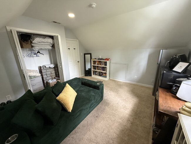 Photo - 714 Lakeside Blvd