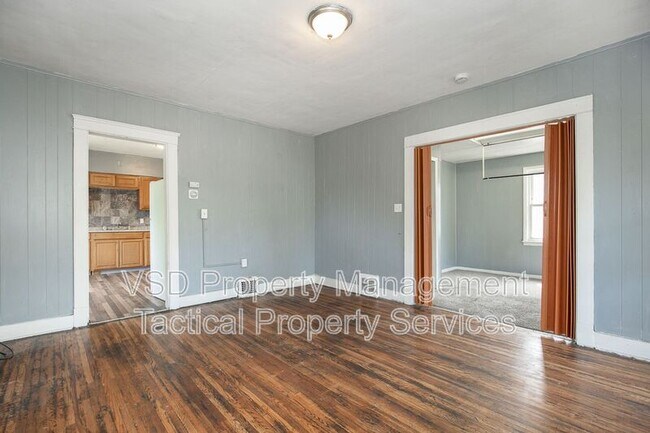 6924 Claasen Ave Unit Up