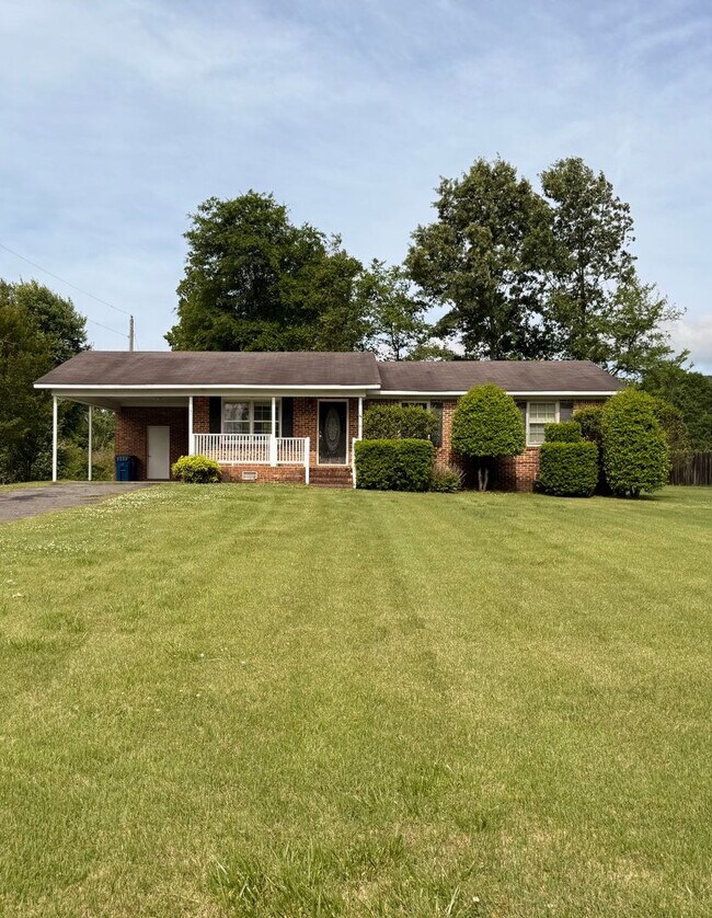 Building Photo - Guntersville, AL Home for Rent!