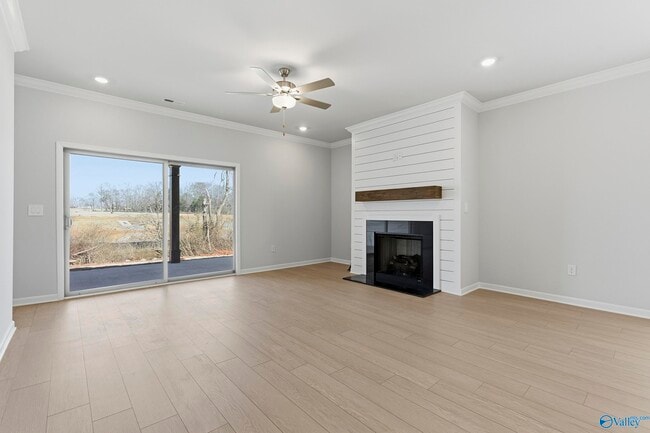 Photo - 305 Pond Spg Dr