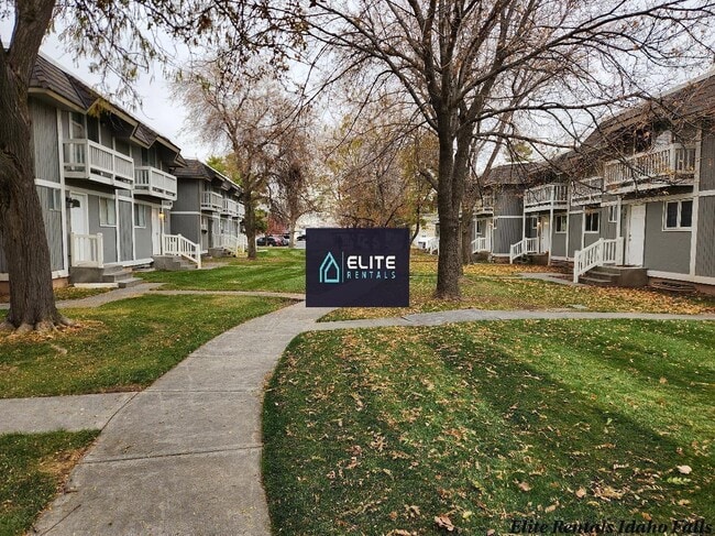 Photo - 1528 Falcon Dr