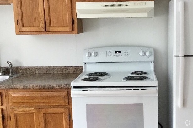 Kitchen - 618 N Atlantic Ave Rental