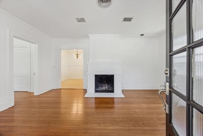 Photo - 3300 Harris Park Ave