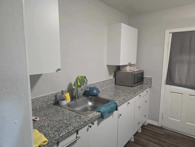 Photo - 9572 Maureen Dr Unit 1