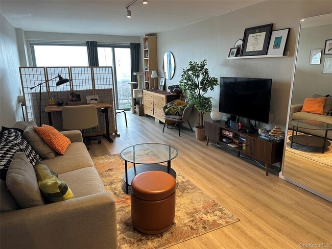 Photo - 175-20 Wexford Terrace Unit 11N