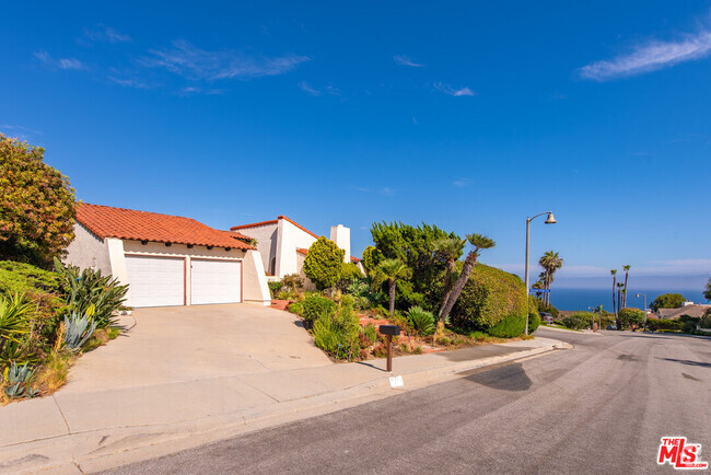 Building Photo - 3636 Malibu Country Dr Rental
