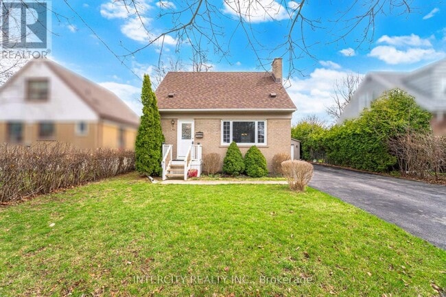 Photo - 49 McCaul St