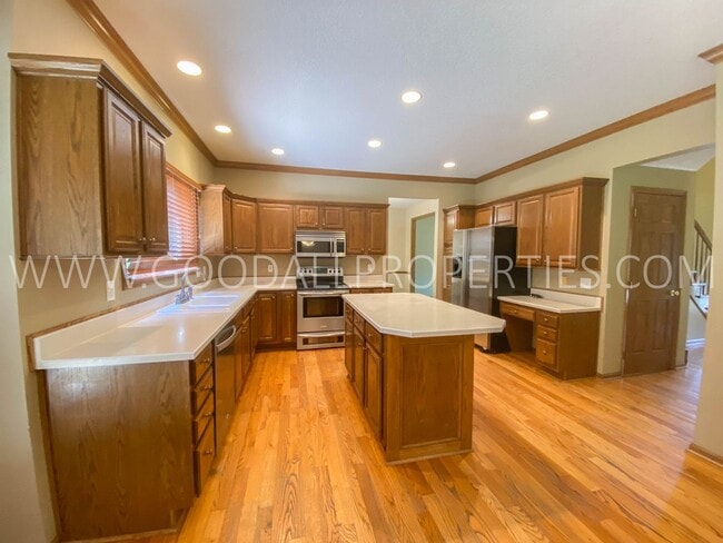 Photo - Executive Home - 4 Bedroom, 3.5 Bathroom in Country Club Neighborhood with Finished Basement