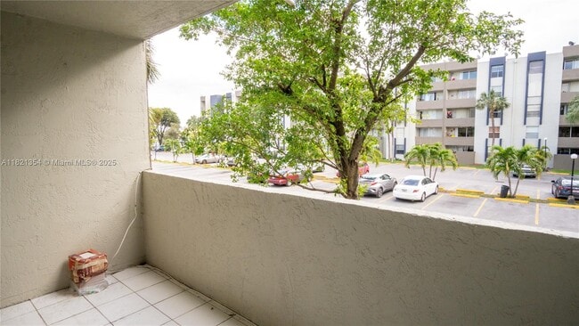 Photo - 10090 NW 80th Ct Unidad 1245