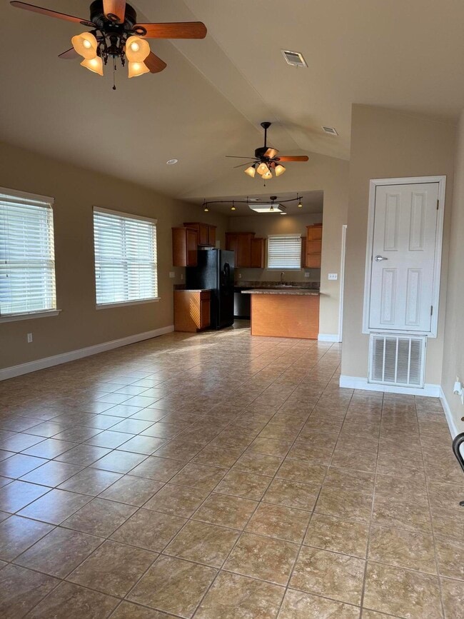 Photo - 129 Daisy Ln