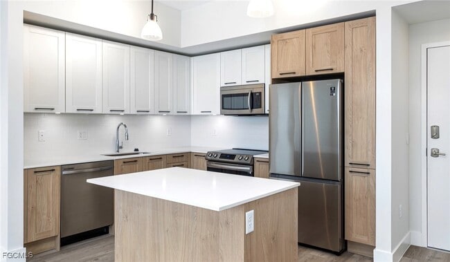Building Photo - 22980 Vista Edera Cir Unit 1-411 Rental