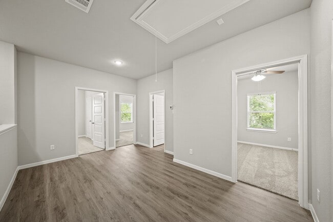 Photo - 15015 Almeece St