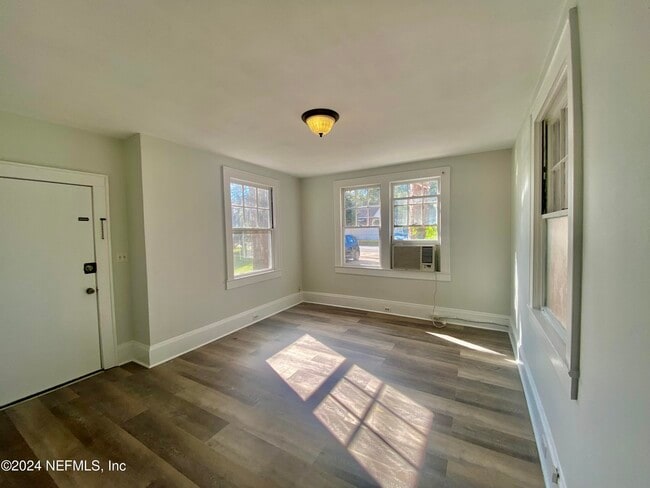 Photo - 1653 Euclid St