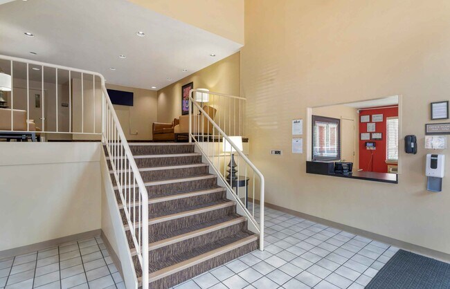 Furnished Studio-Knoxville - West Hills