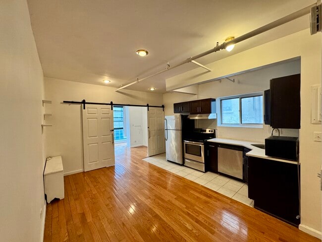 Photo - 303 E 53rd St